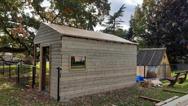 Fietsenstalling van steigerhout