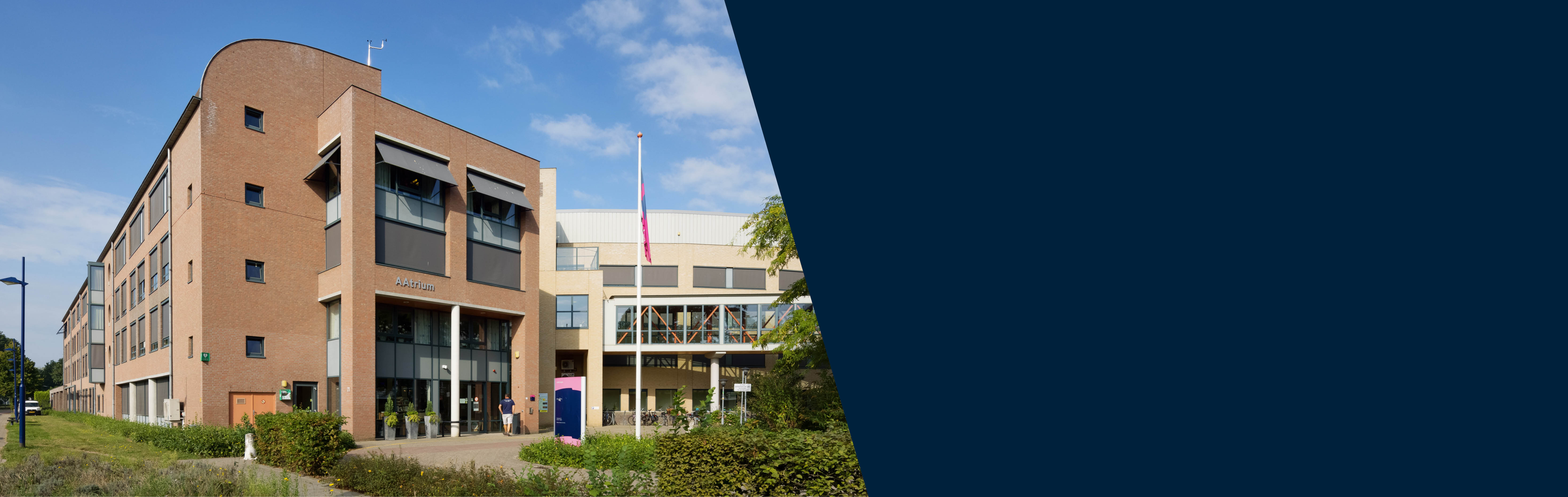 De voorkant en entree van AAtrium