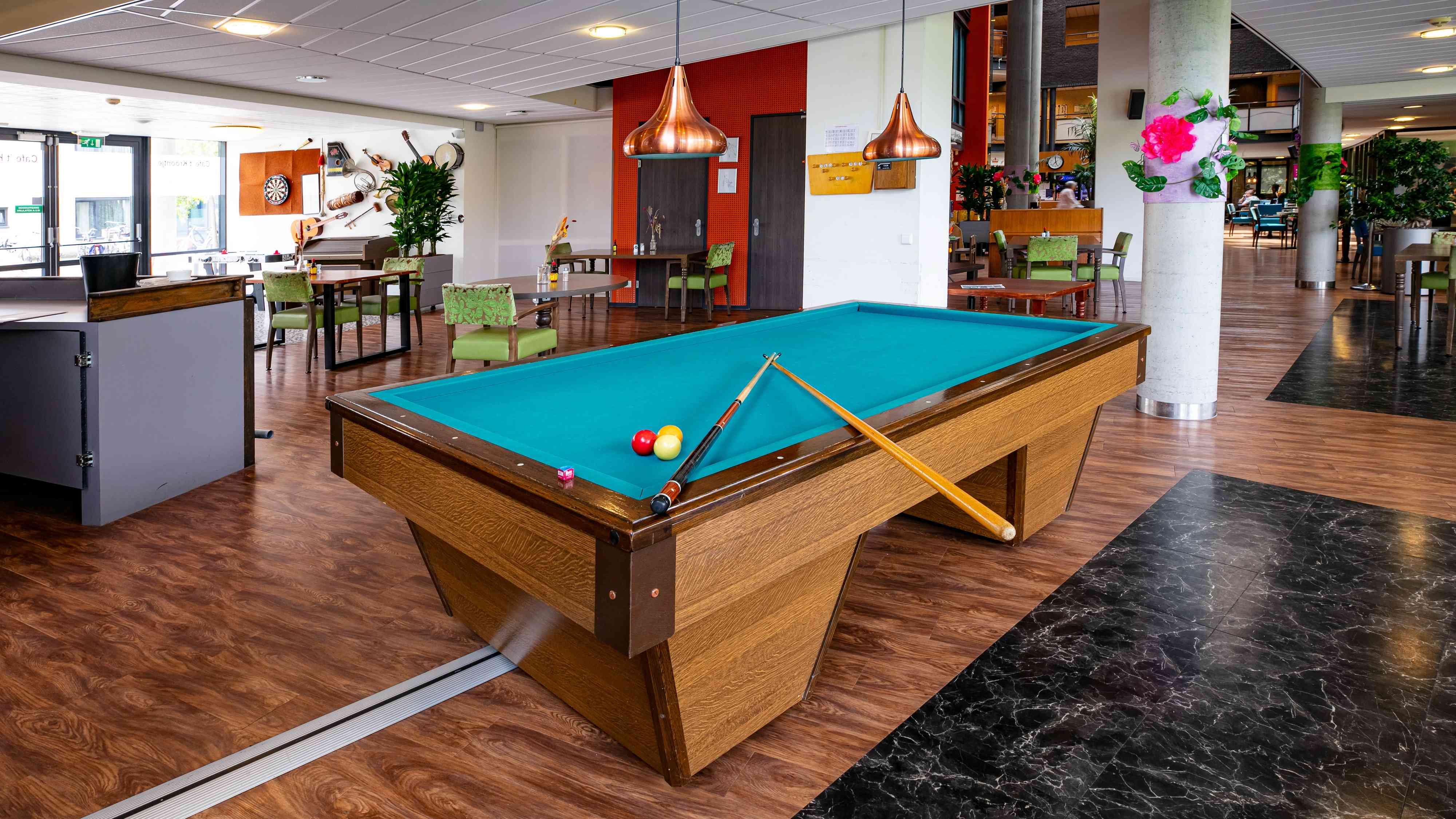 De gezelschapsruimte