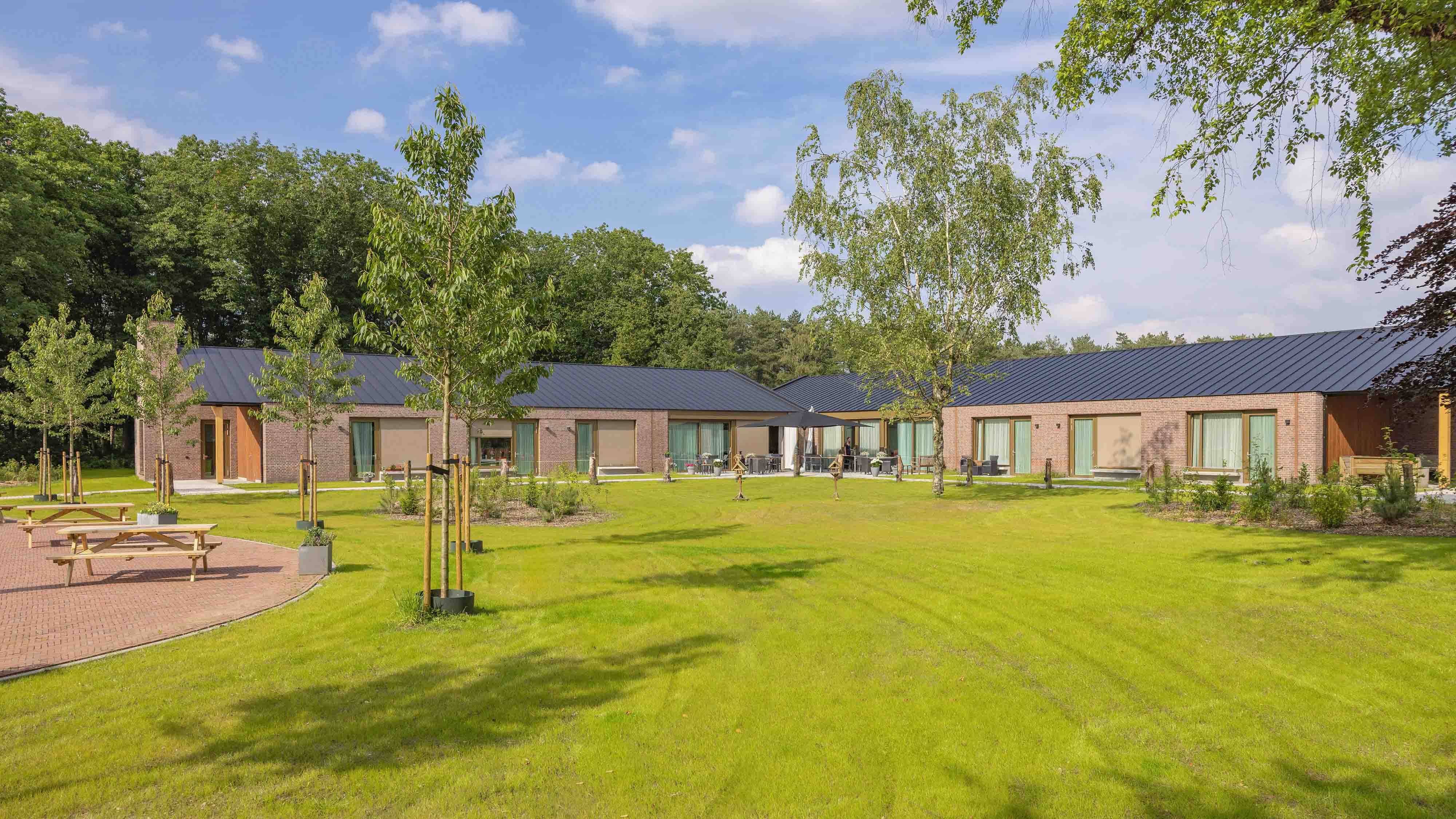 De tuin rondom de woningen van Nieuwe Hoeven