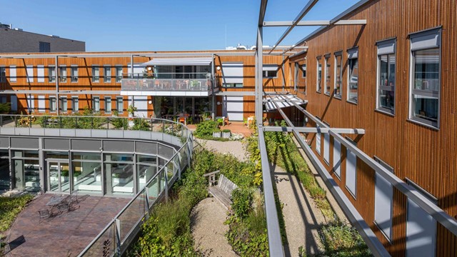 Uitzicht op de binnentuin vanaf het balkon